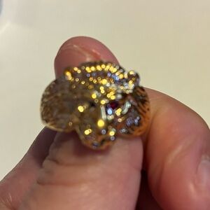 Elegant Gold Panther Ring